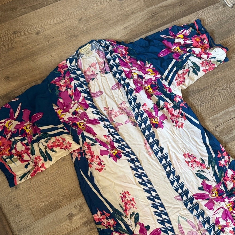 Flying Tomato Floral Kimono Jacket - Blue and Pink size M/L - Picture 3 of 9
